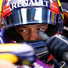 El 'ok' de Daniil Kvyat en el RB11