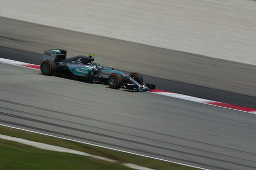 Nico Rosberg lideró los Libres 1 en Malasia