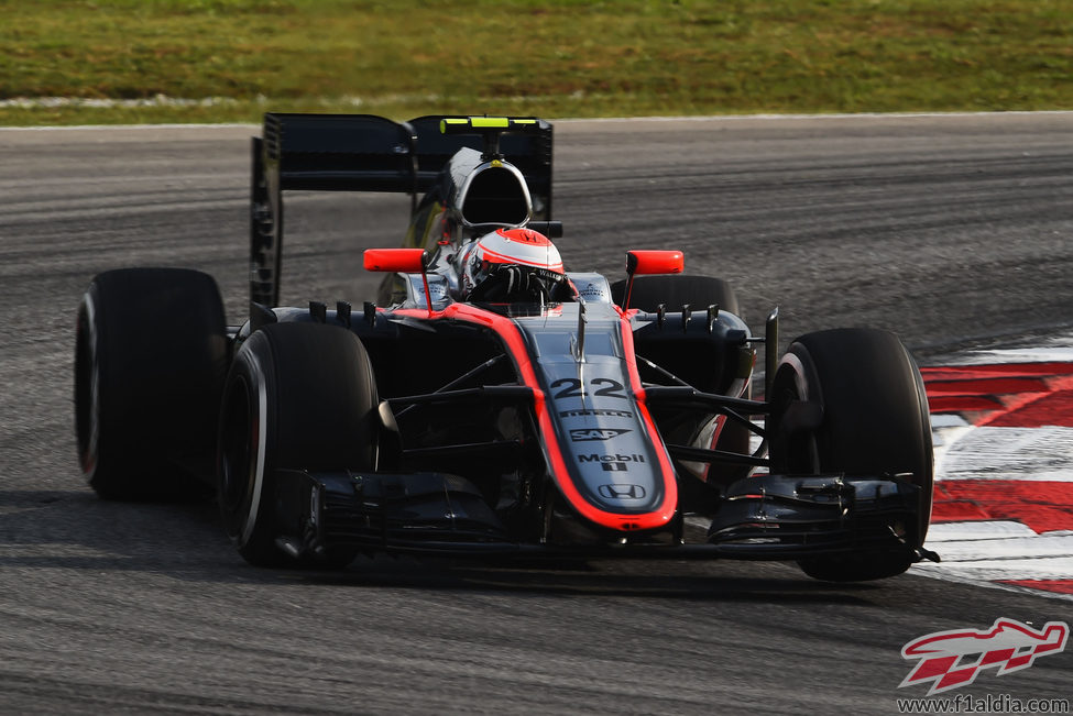 Jenson Button queda fuera en la Q1