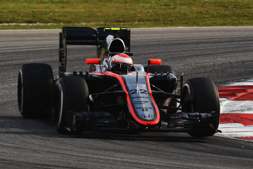 Jenson Button queda fuera en la Q1