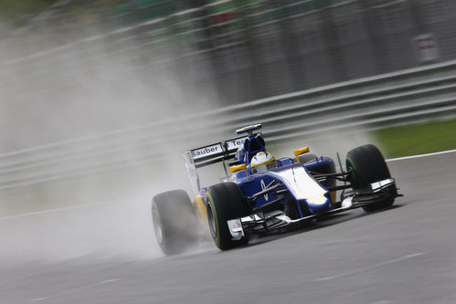 Marcus Ericsson rodando con neumáticos intermedios