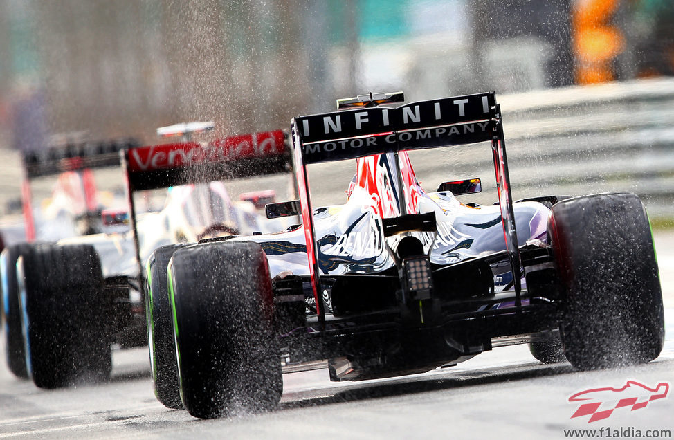 Daniil Kvyat en la fila esperando para salir a rodar