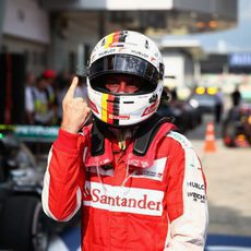 Vuelve el famoso dedo de Vettel
