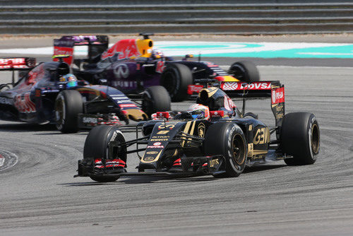 Romain Grosjean intenta mantener el pulso para llegar al top ten