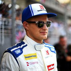 Marcus Ericsson en la parrilla de salida antes de comenzar la carrera