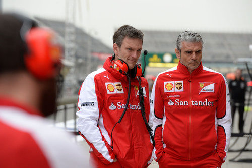 James Allison junto con Maurizio Arrivabene en el Circuito de Shanghai