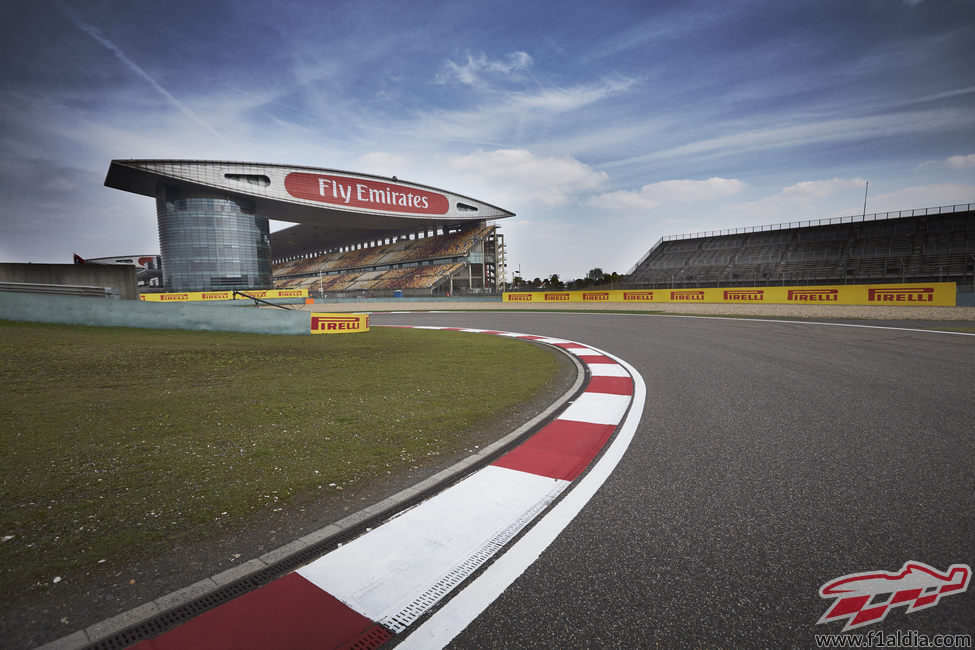 La primera y característica curva del Circuito de Shanghai