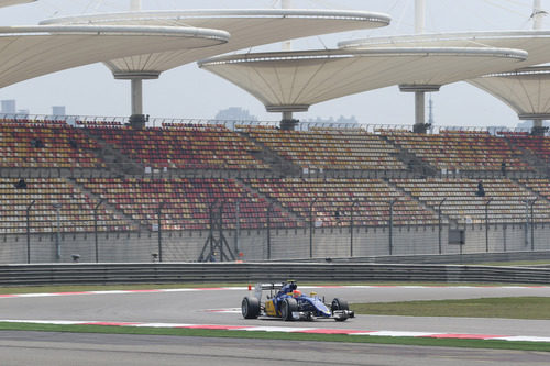 Felipe Nasr probó un nuevo alerón delantero en su monoplaza