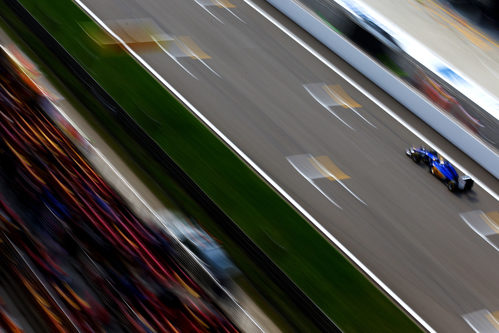 Marcus Ericsson en la recta principal del Circuito de Shanghai