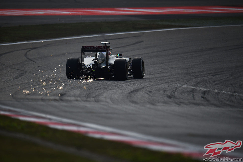 Romain Grosjean durante la clasificación del GP de China 2015