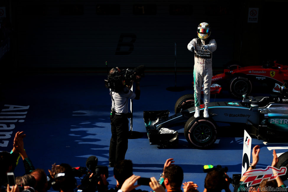 Lewis Hamilton sobre su W06 tras ganar en Shanghai