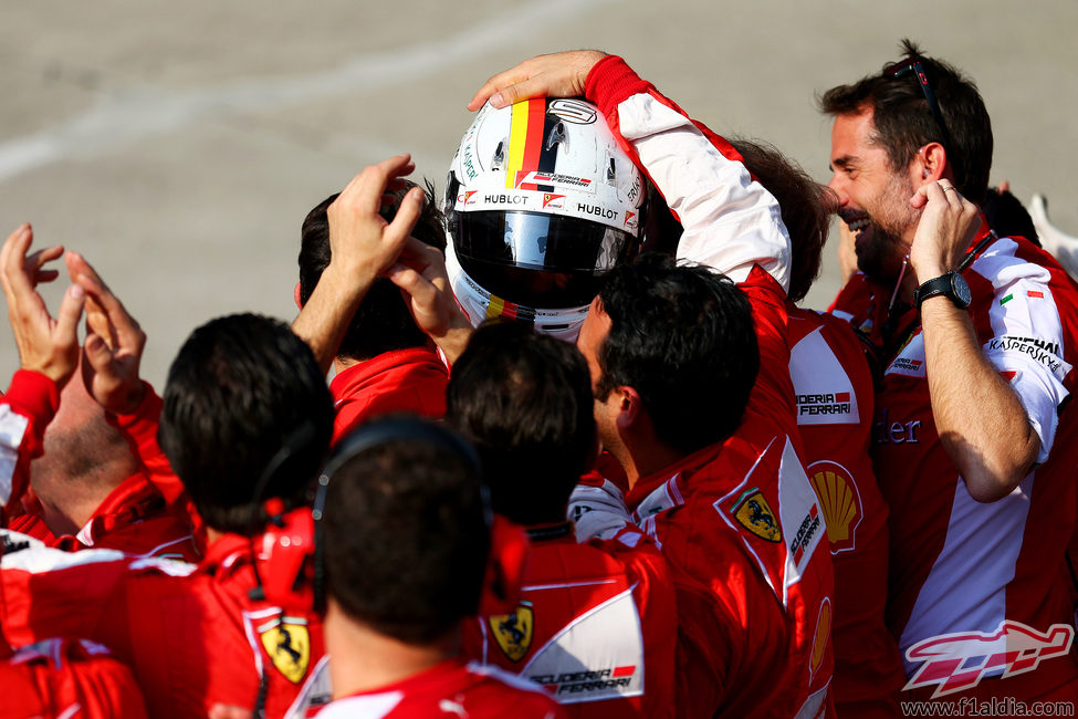 Alegría en Ferrari por el nuevo podio de Sebastian Vettel