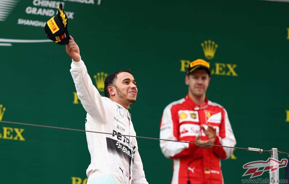 Hamilton, contento tras la carrera en China