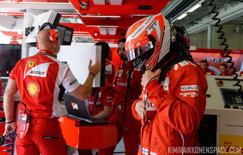 Kimi Räikkönen se prepara para dispuatar la carrera de china