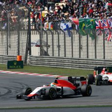 Los dos coches de Manor ruedan en el Circuito Internacional de Shanghái