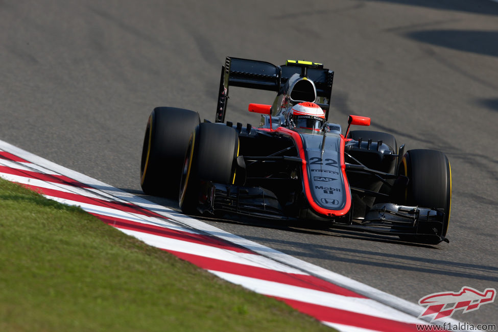 Jenson Button trata de coger ritmo con el McLaren