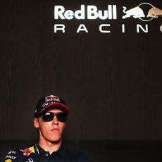 Gesto serio de Daniil Kvyat en el paddock de Sakhir