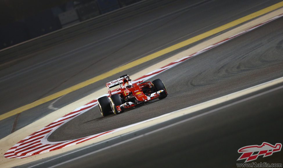Sebastian Vettel con problemas de frenos