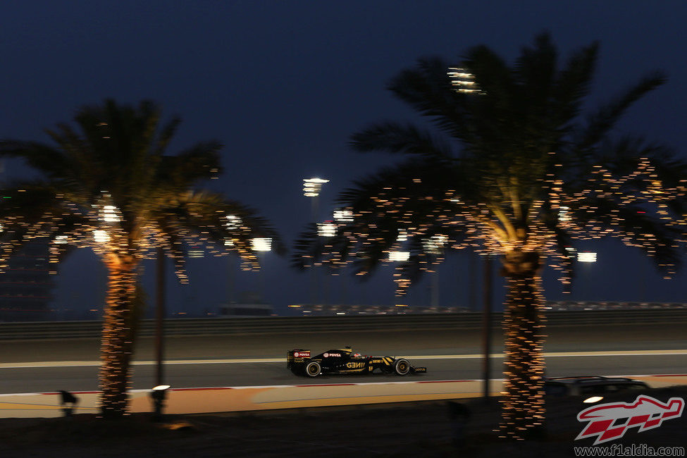 Grosjean volvió a su coche en la segunda sesión