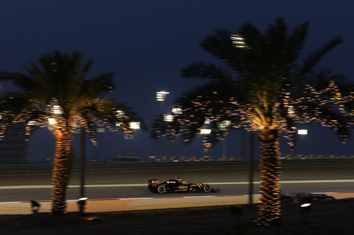 Grosjean volvió a su coche en la segunda sesión