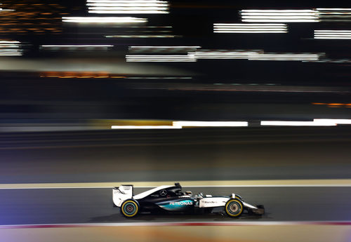 Imparable Lewis Hamilton en Baréin: pole sin discusión