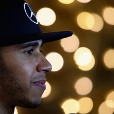 Lewis Hamilton satisfecho con la 'pole' del GP de Baréin 2015