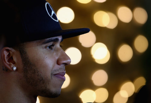 Lewis Hamilton satisfecho con la 'pole' del GP de Baréin 2015
