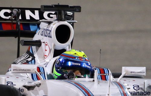 Primer plano de Felipe Massa en el FW37