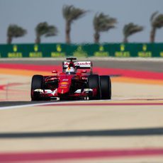 Sebastian Vettel rodó en segunda posición al inicio del GP de Baréin