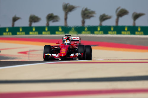 Sebastian Vettel rodó en segunda posición al inicio del GP de Baréin