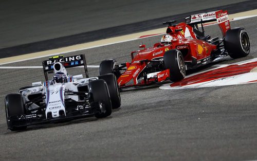 Sebastian Vettel presiona a Bottas