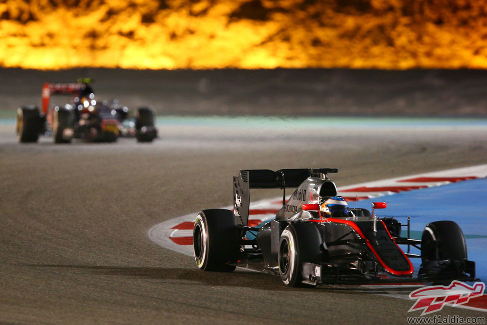Fernando Alonso exprime su MP4-30