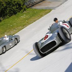 Mercedes 300 SLR y W196 a pista