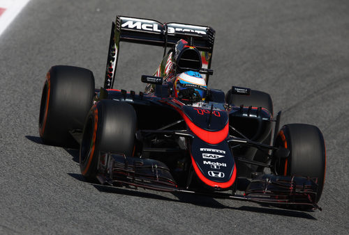 Fernando Alonso rueda con la nueva decoración del MP4-30