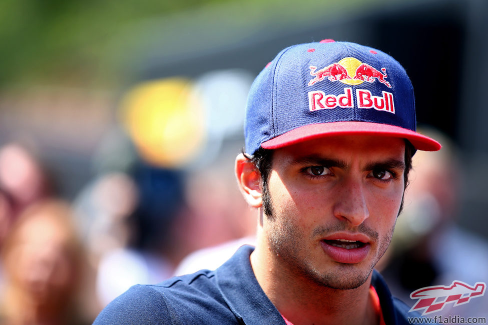 Carlos Sainz espera poder dar un buen espectáculo en el GP de España 2015