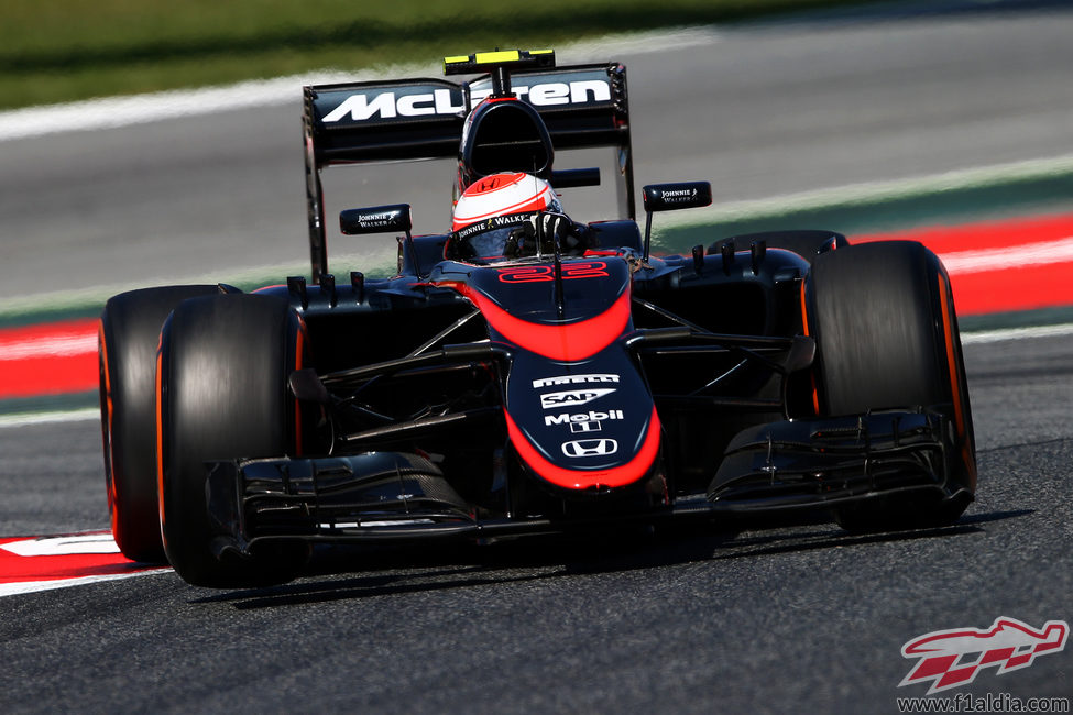 Jenson Button con problemas de frenos