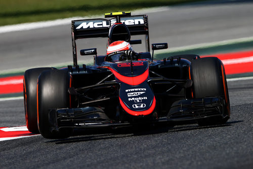 Jenson Button con problemas de frenos