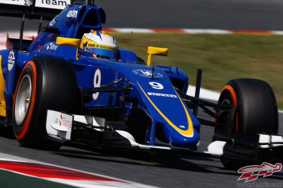 Marcus Ericsson cae en la Q1 del GP de España 2015