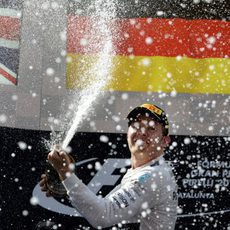 Nico Rosberg logra su primera victoria en la temporada 2015 de F1