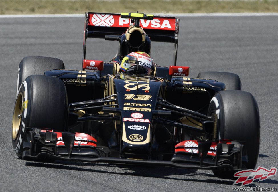 Pastor Maldonado rueda con los 'option'