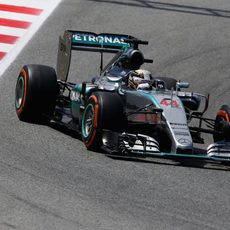 Lewis Hamilton maximiza su ritmo con neumáticos duros