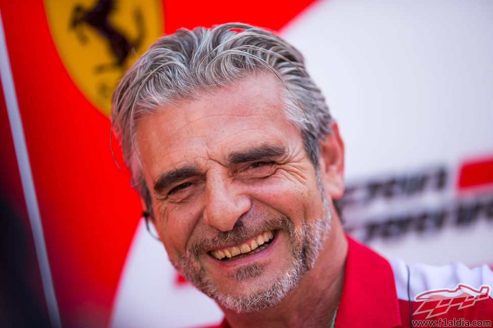 Maurizio Arrivabene está sonriente