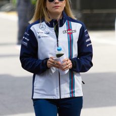 Susie Wolff llega al paddock de Montmeló