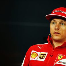 Kimi Räikkönen con la prensa