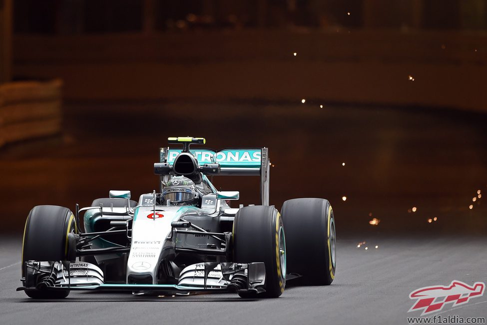 Nico Rosberg a la salida del túnel
