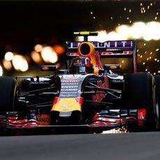 Daniil Kvyat sale del túnel