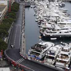 Gran presencia de público en el puerto a pesar del tiempo