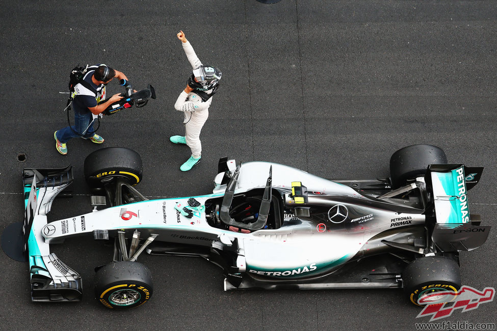 Nico Rosberg disfruta de su tercera victoria en Mónaco