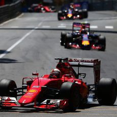 Sebastian Vettel amplía su ventaja con los Red Bull