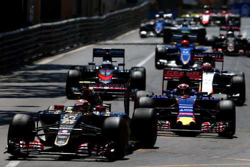 Pastor Maldonado se mantiene por delante de Verstappen